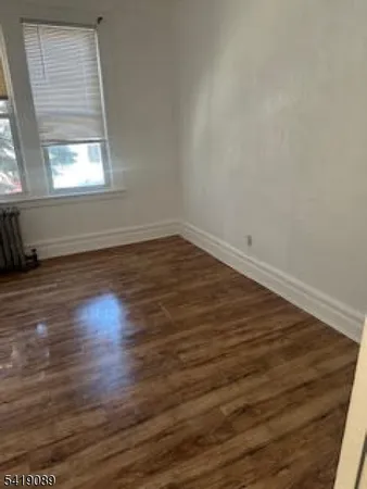$1,800 | 216 Sunset Avenue, Unit 1R, Newark, NJ 07106