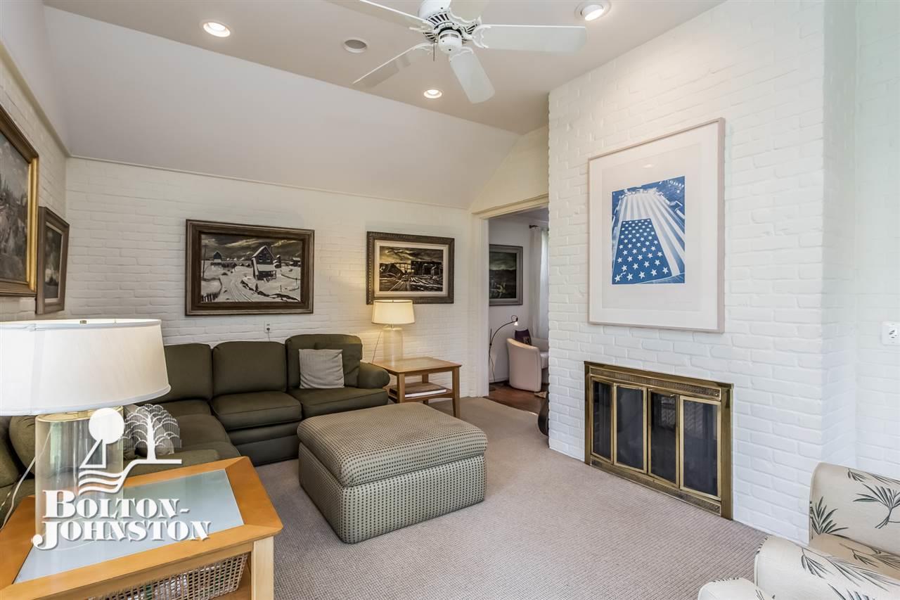 155 Vendome Road Grosse Pointe, MI 48236 - Photo 23 of 67 Family Room