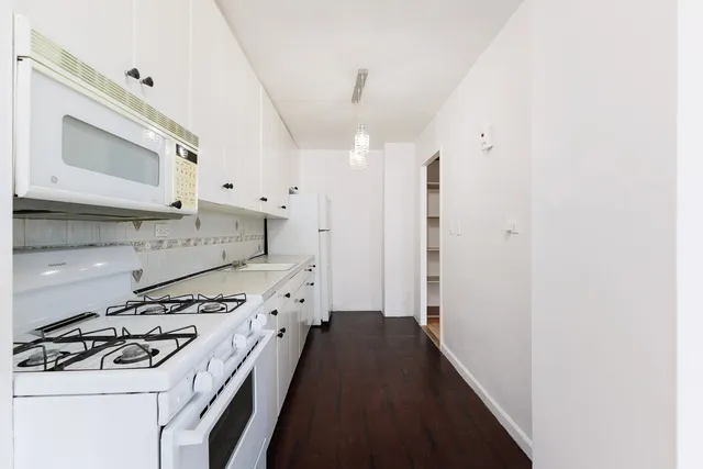 $2,995 | 601 Surf Avenue, Unit 18N | Coney Island