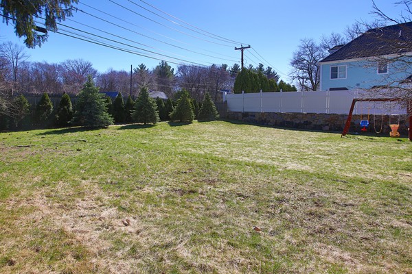 8 Maple Road Wellesley, MA 02481 - Photo 9 of 9