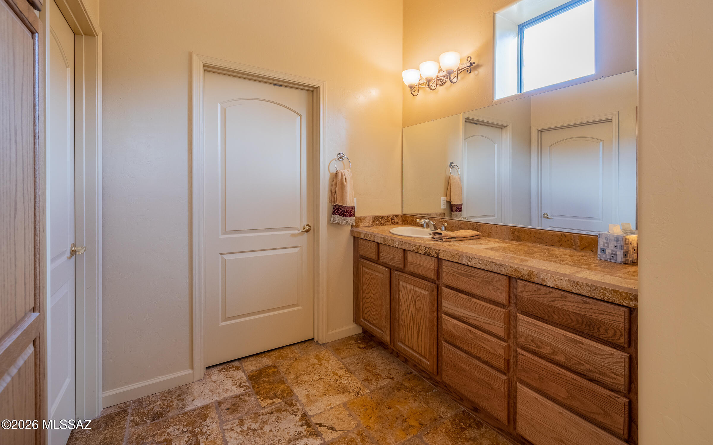 10240 East Ocotillo Rim Trail Vail, AZ 85641 - Photo 32 of 41 Guest Bath
