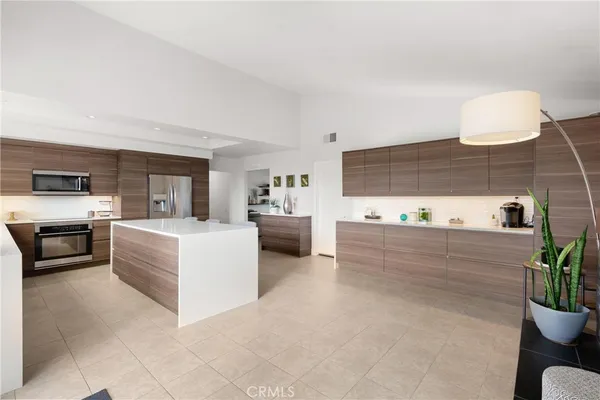 $1,599,888 | 20442 Harbor Isle Lane, Huntington Beach, CA 92646