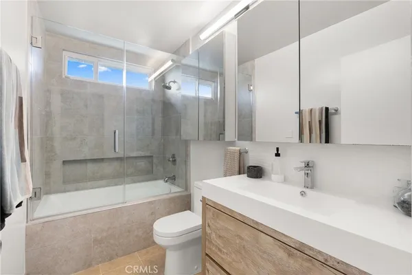$1,599,888 | 20442 Harbor Isle Lane, Huntington Beach, CA 92646