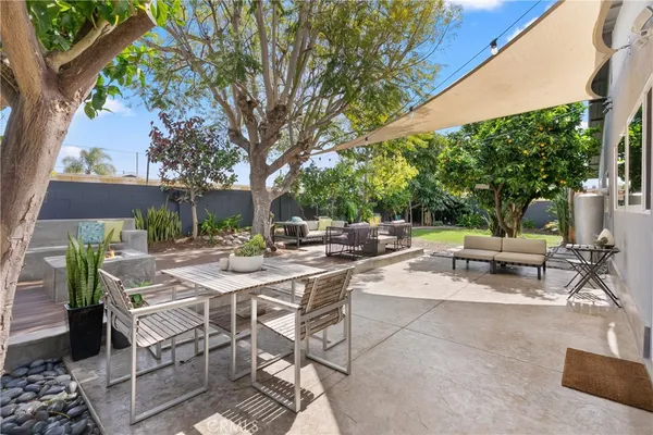 $1,599,888 | 20442 Harbor Isle Lane, Huntington Beach, CA 92646