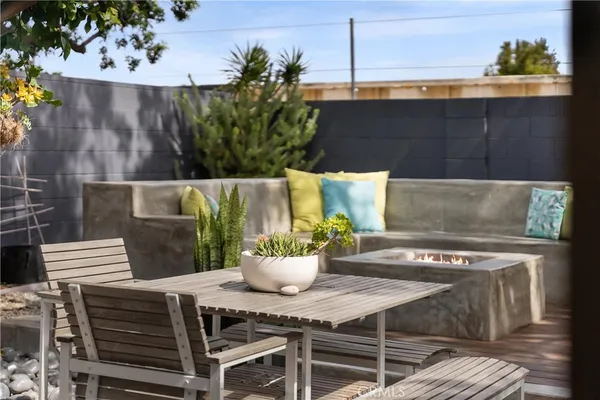 $1,599,888 | 20442 Harbor Isle Lane, Huntington Beach, CA 92646