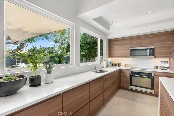 $1,599,888 | 20442 Harbor Isle Lane, Huntington Beach, CA 92646