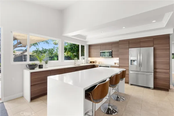 $1,599,888 | 20442 Harbor Isle Lane, Huntington Beach, CA 92646