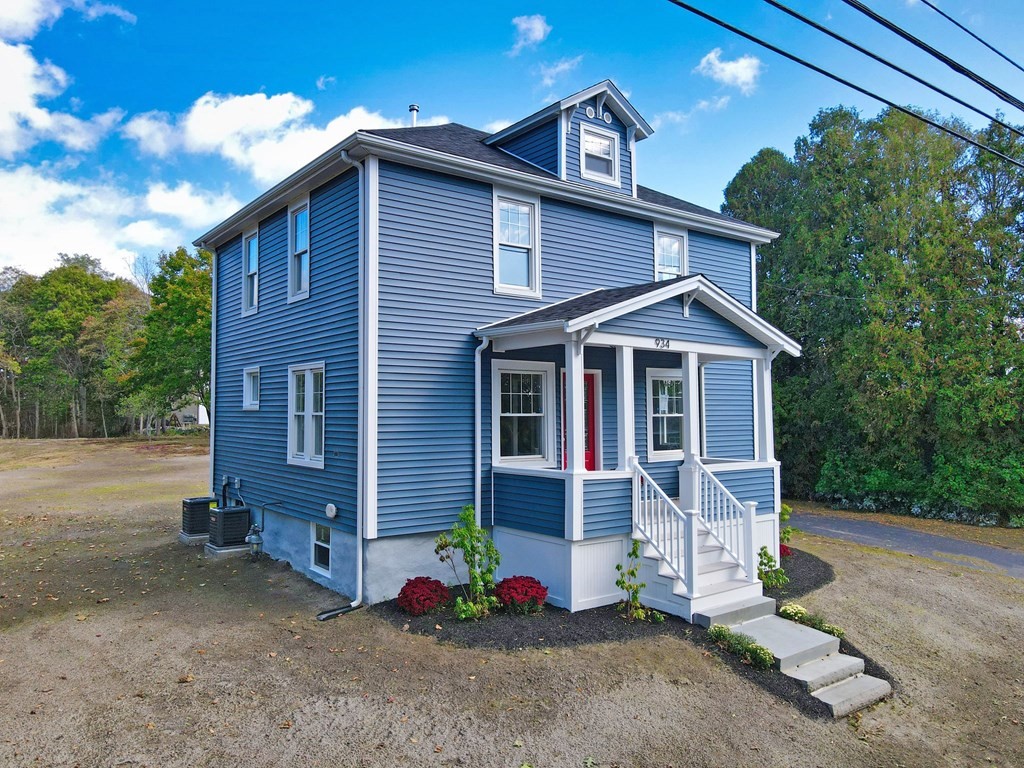 934 Wilson Road Fall River, MA 02720 - Photo 3 of 26 Gallery Image 3