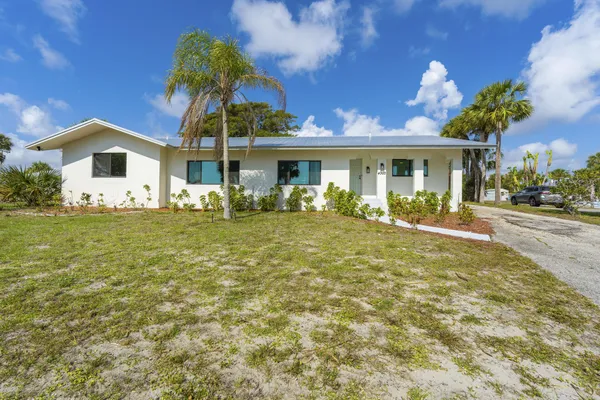 $3,575 | 4003 South Indian River Drive, Fort Pierce, FL 34982