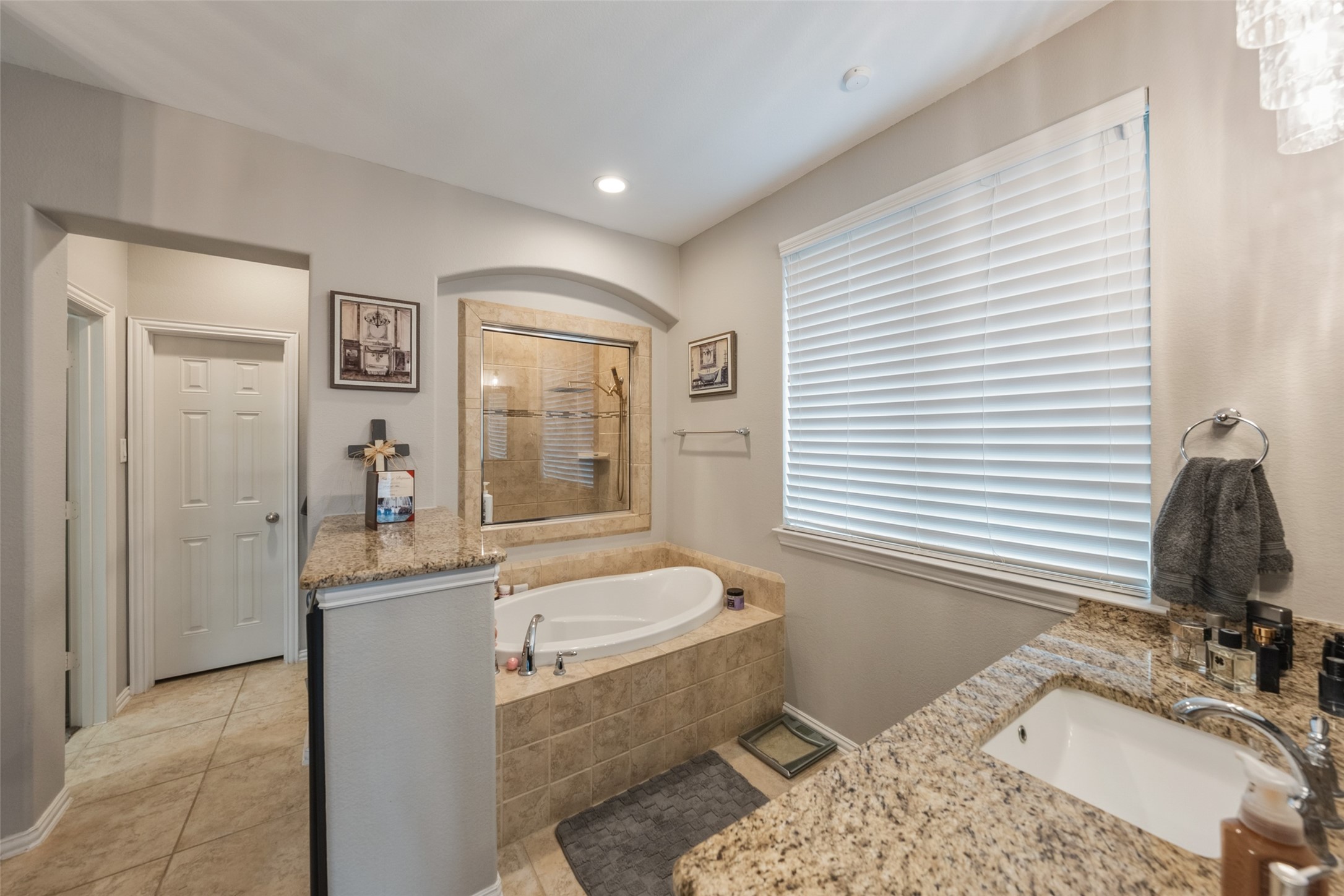 8109 Threadtail Street Conroe, TX 77385 - Photo 14 of 33
