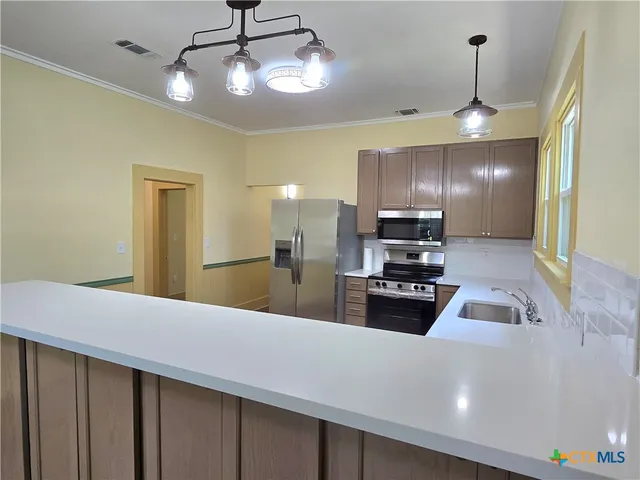 $209,900 | 429 North Main Street, Rockdale, TX 76567