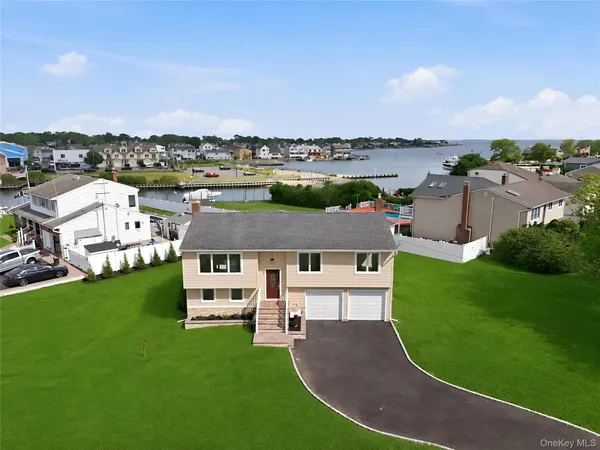 $1,500,000 | 89 Ocean Avenue, Unit A, Massapequa, NY 11758
