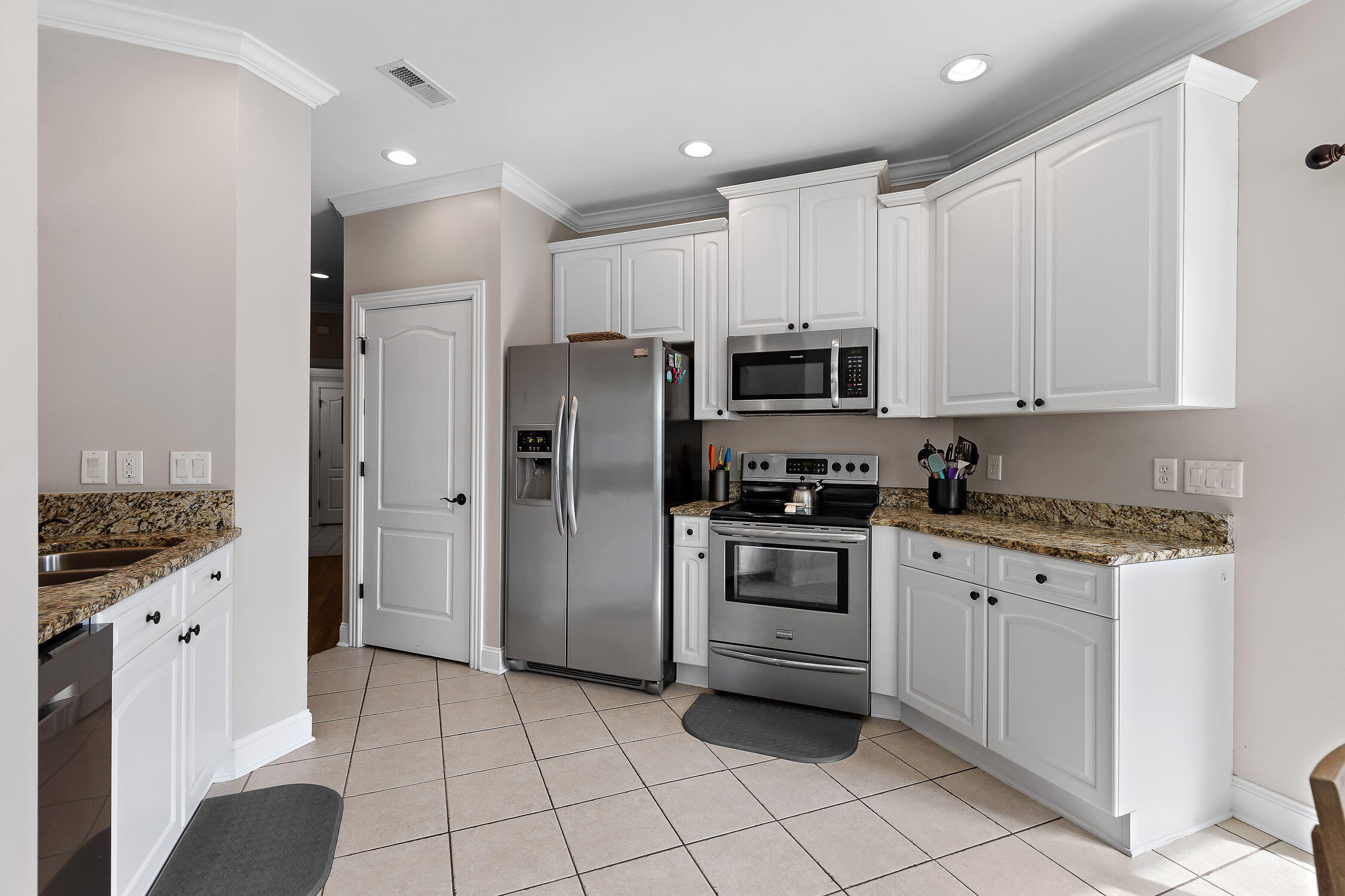 1101 Renaissance Court Chattanooga, TN 37419 - Photo 16 of 39 Crisp Cabinets + Pantry