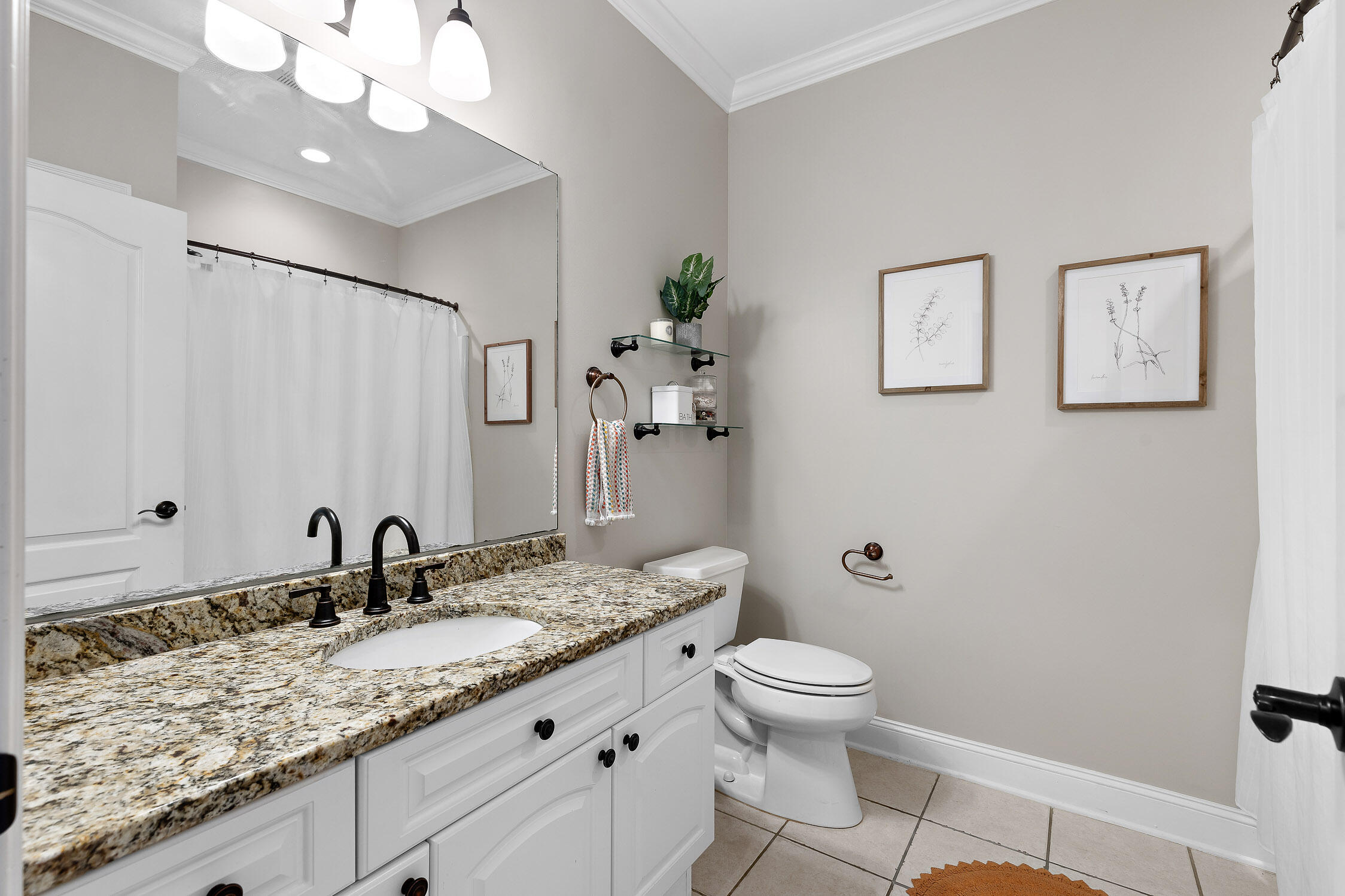 1101 Renaissance Court Chattanooga, TN 37419 - Photo 26 of 39 Guest Bath