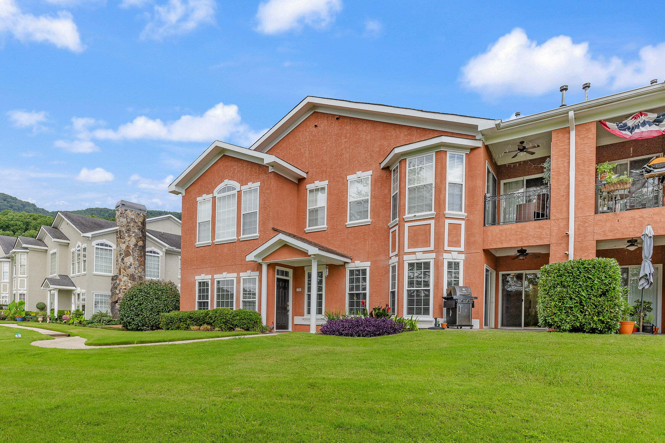 1101 Renaissance Court Chattanooga, TN 37419 - Photo 4 of 39 Front Side View
