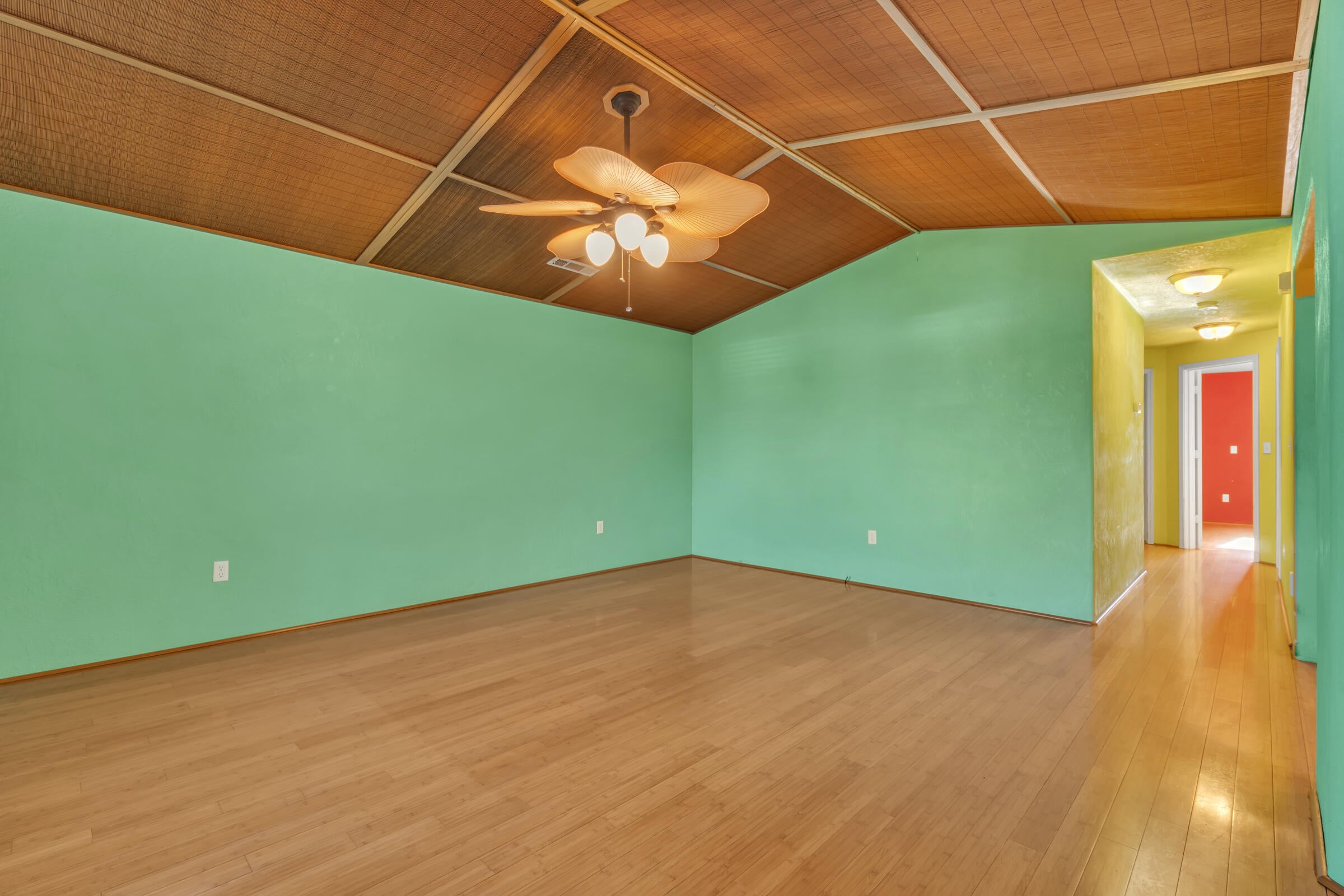 822 Hopkins Road Central Point, OR 97502 - Photo 5 of 24 5