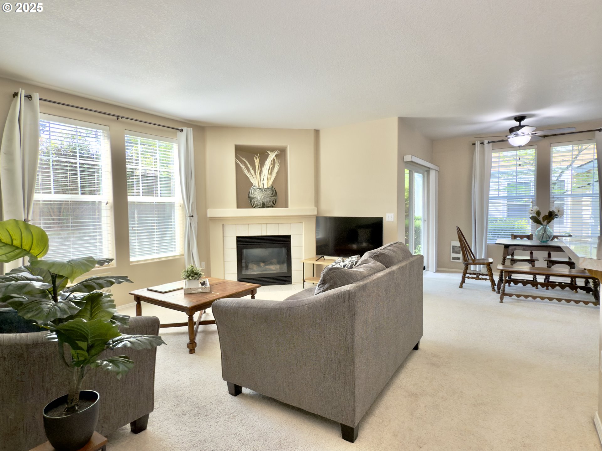 7264 Southwest Manor Way, Unit A Beaverton, OR 97078 - Photo 5 of 17 Gallery Image 5