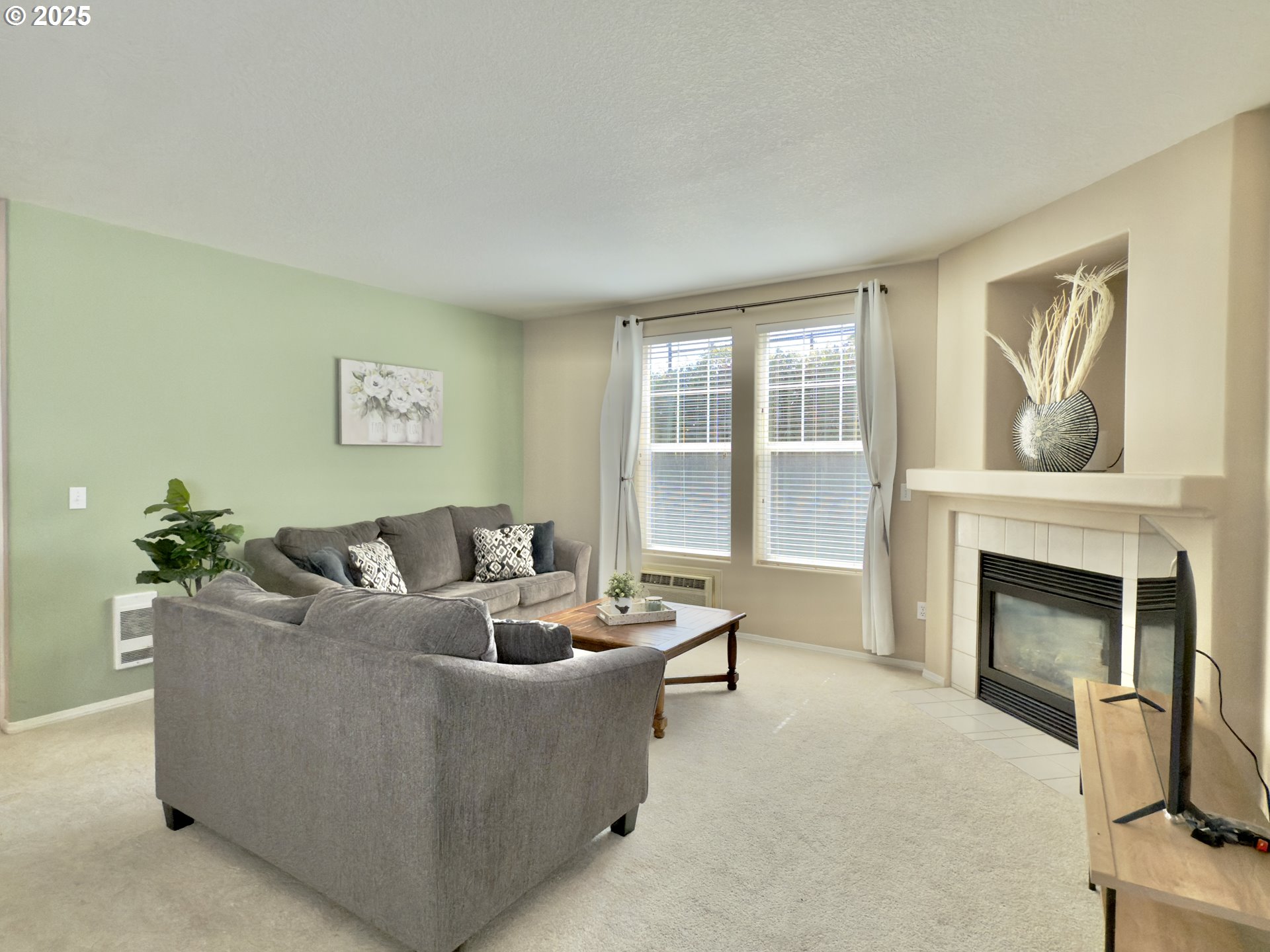 7264 Southwest Manor Way, Unit A Beaverton, OR 97078 - Photo 6 of 17 Gallery Image 6