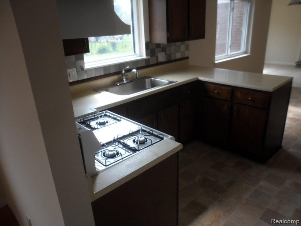 34024 Greentrees Road Sterling Heights, MI 48312 - Photo 5 of 18 SAM_4694.JPG