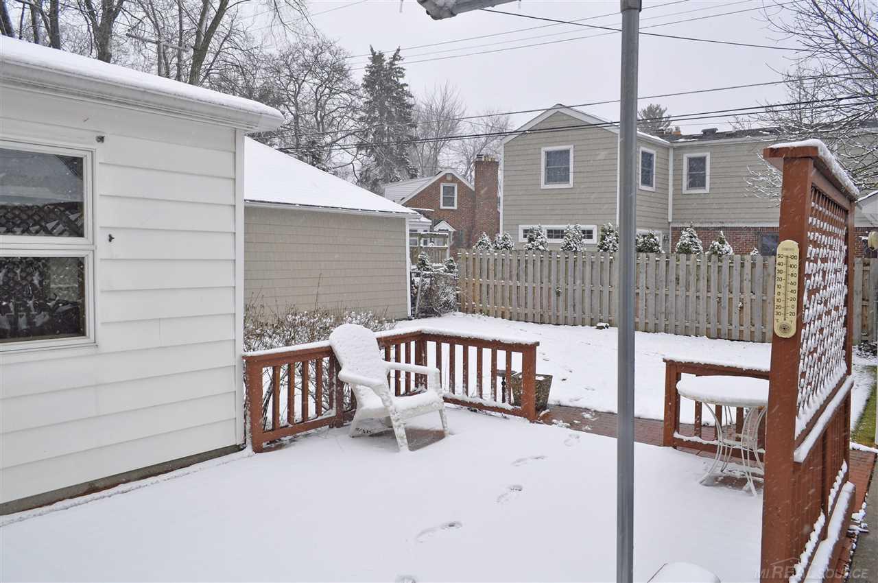 1565 Fairholme Road Grosse Pointe Woods, MI 48236 - Photo 24 of 25