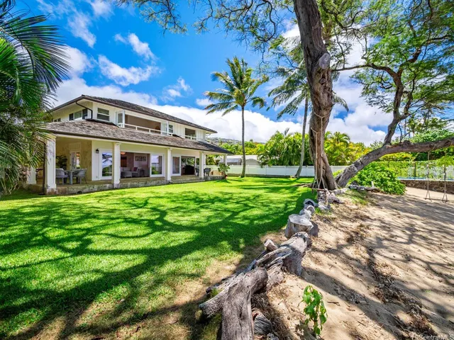 a view of a yard with an trees