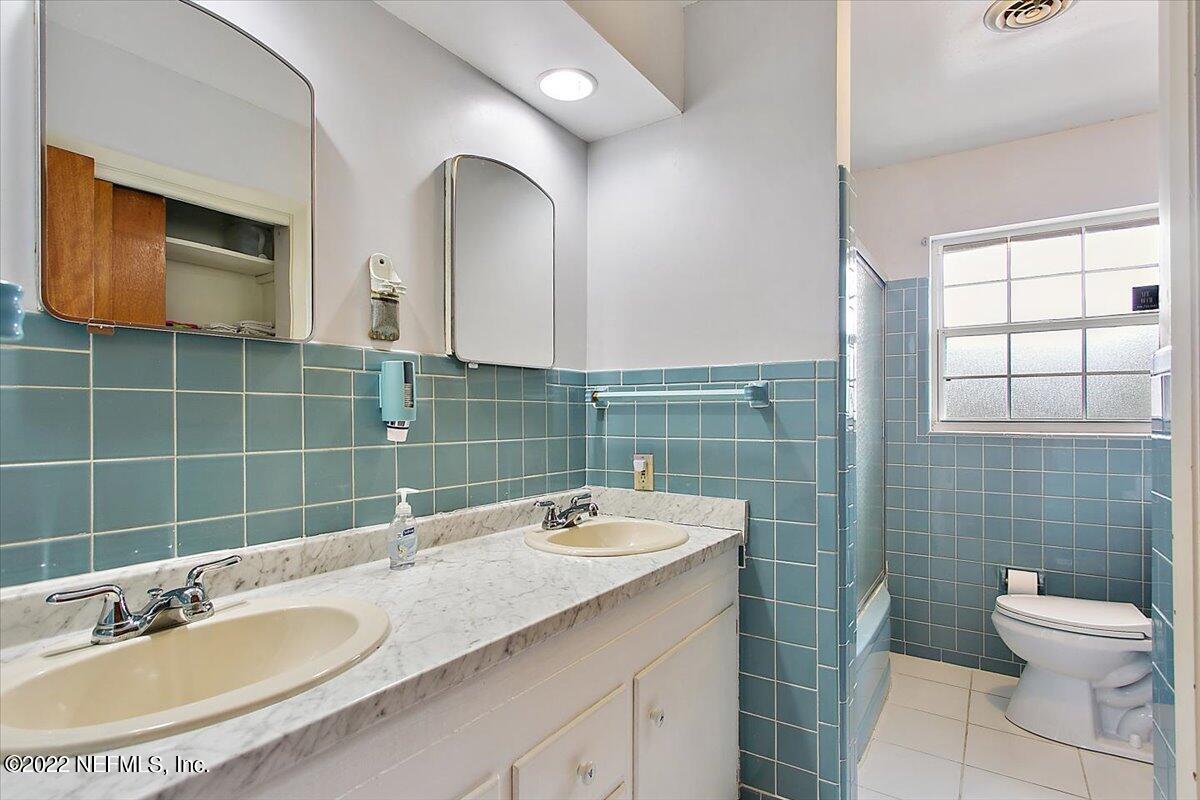 917 Carlotta Road West Jacksonville, FL 32211 - Photo 11 of 12 11-Bathroom