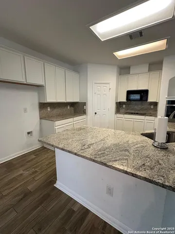 $3,100 | 19619 Flair Oak, San Antonio, TX 78258