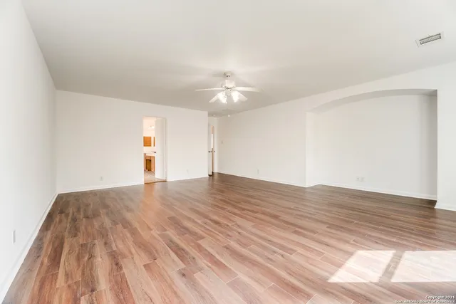 $3,100 | 19619 Flair Oak, San Antonio, TX 78258