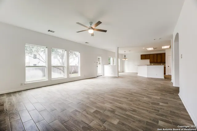 $3,100 | 19619 Flair Oak, San Antonio, TX 78258