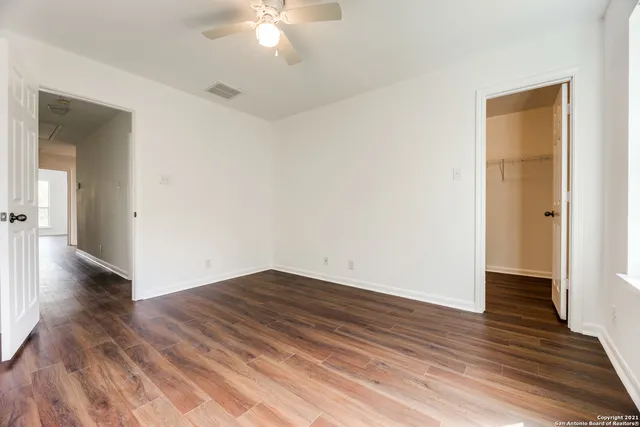 $3,100 | 19619 Flair Oak, San Antonio, TX 78258