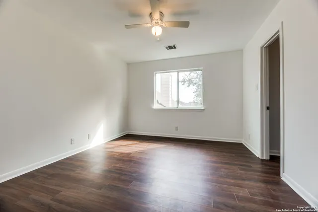 $3,100 | 19619 Flair Oak, San Antonio, TX 78258