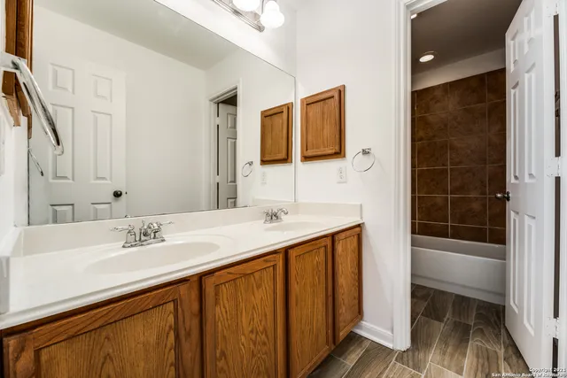 $3,100 | 19619 Flair Oak, San Antonio, TX 78258