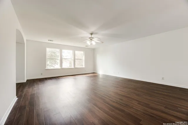 $3,100 | 19619 Flair Oak, San Antonio, TX 78258