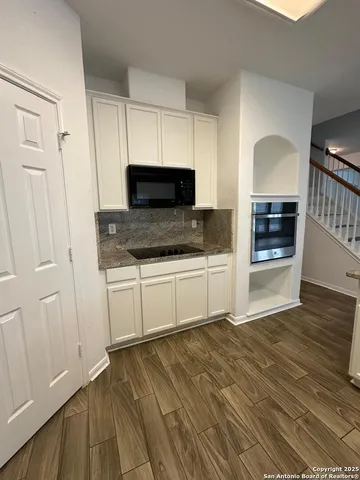 $3,100 | 19619 Flair Oak, San Antonio, TX 78258