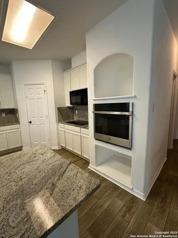 $3,100 | 19619 Flair Oak, San Antonio, TX 78258