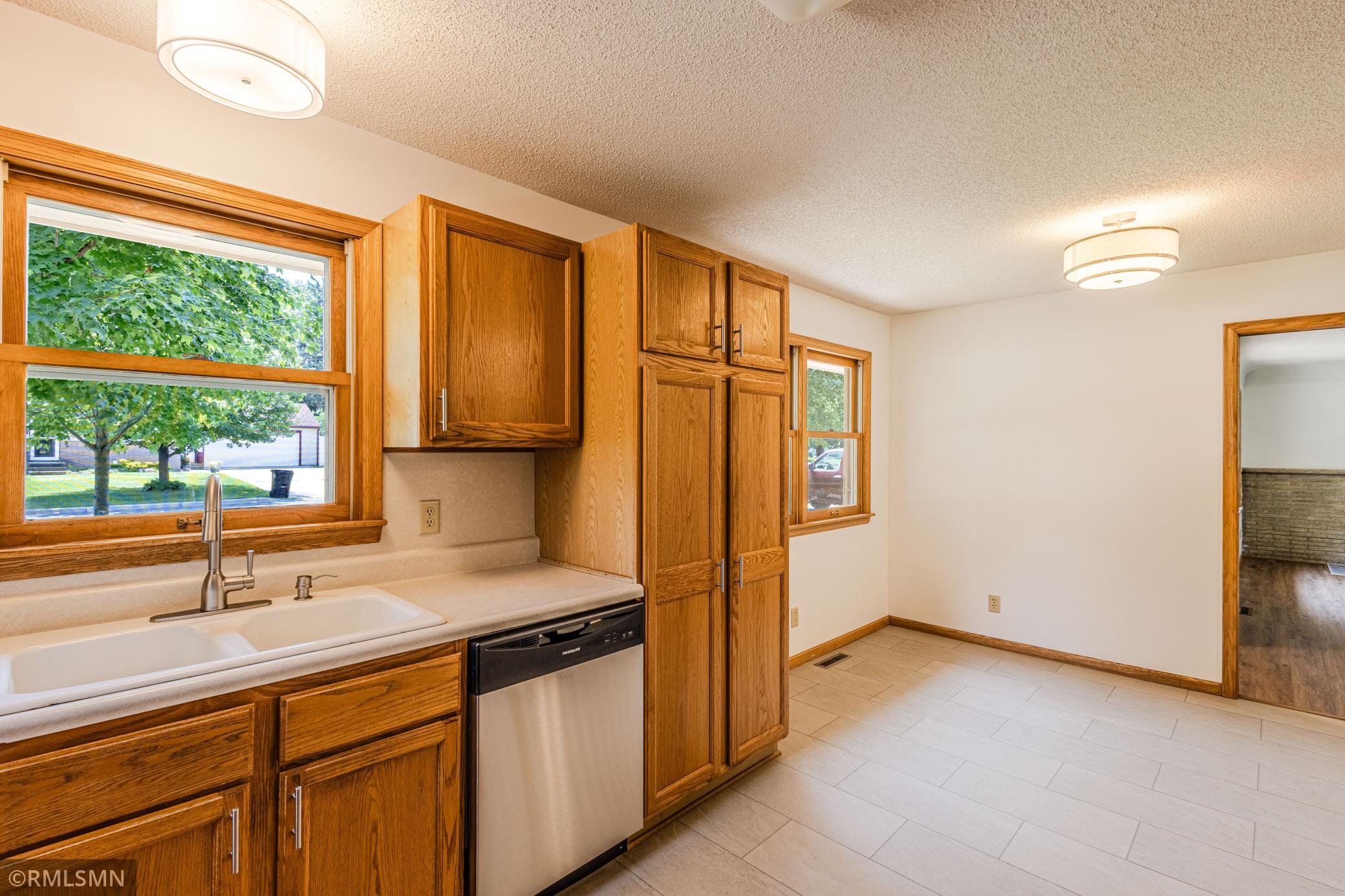 837 Monroe Street Anoka, MN 55303 - Photo 8 of 50