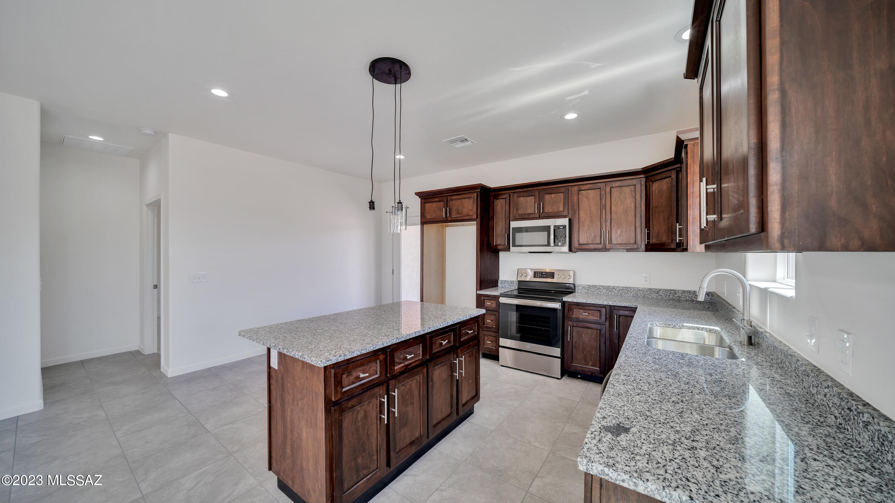 1787 Laponia Court, Unit 25 Rio Rico, AZ 85648 - Photo 2 of 26
