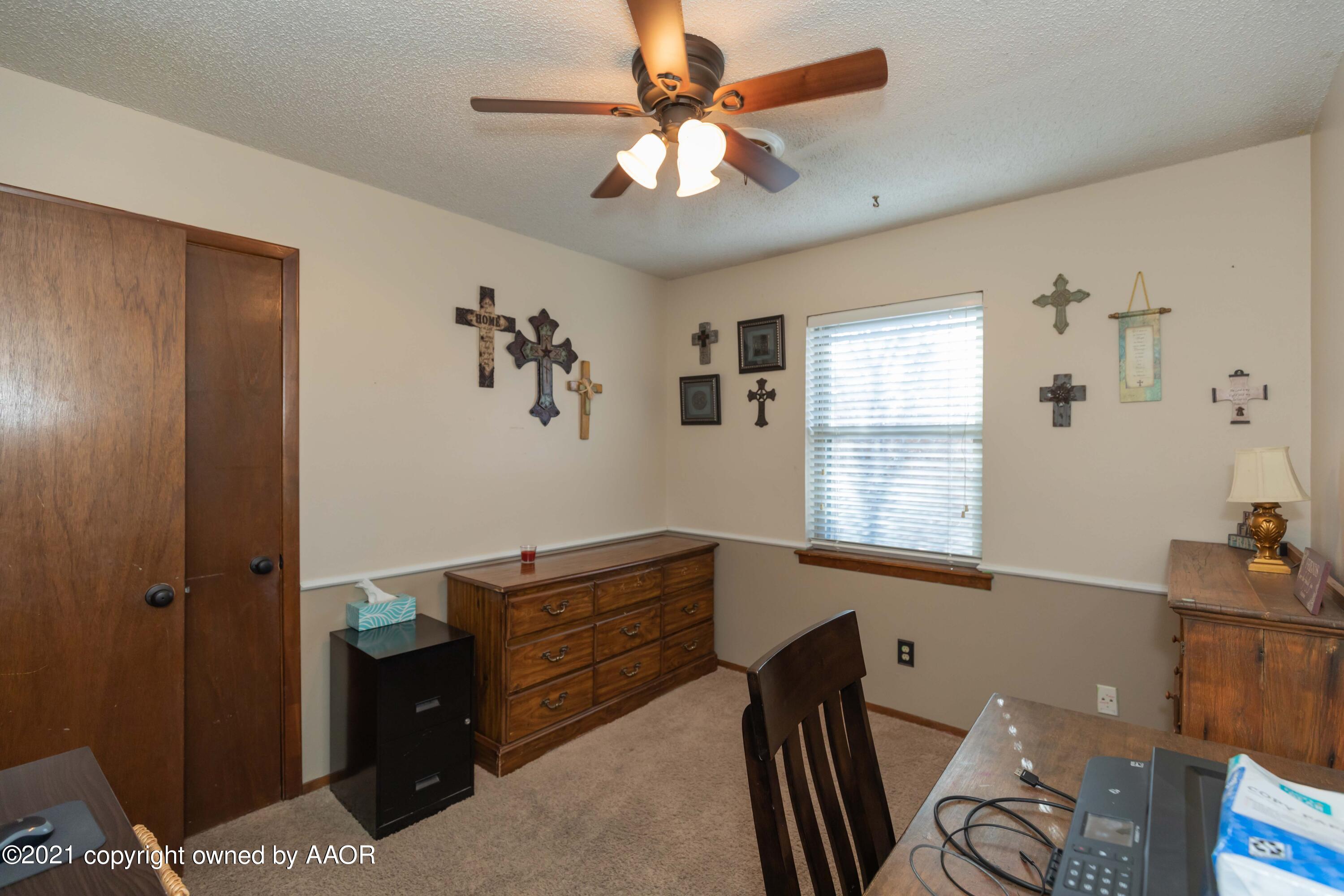 8100 Santa Fe Trail Amarillo, TX 79110 - Photo 23 of 35 a room with furniture and window