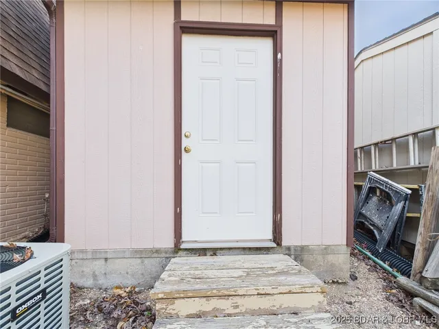 $459,500 | 722 Lehman Lane, Sunrise Beach, MO 65079