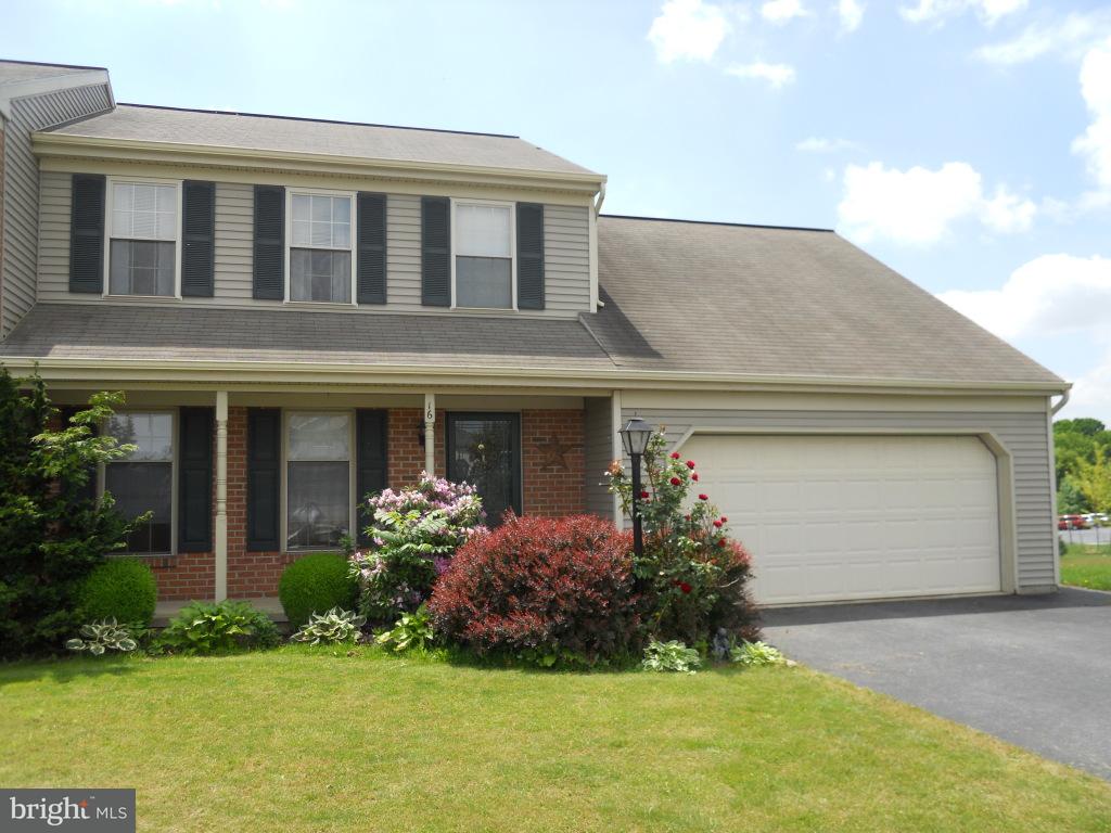 16 Limestone Court Lititz, PA 17543 - Photo 1 of 27