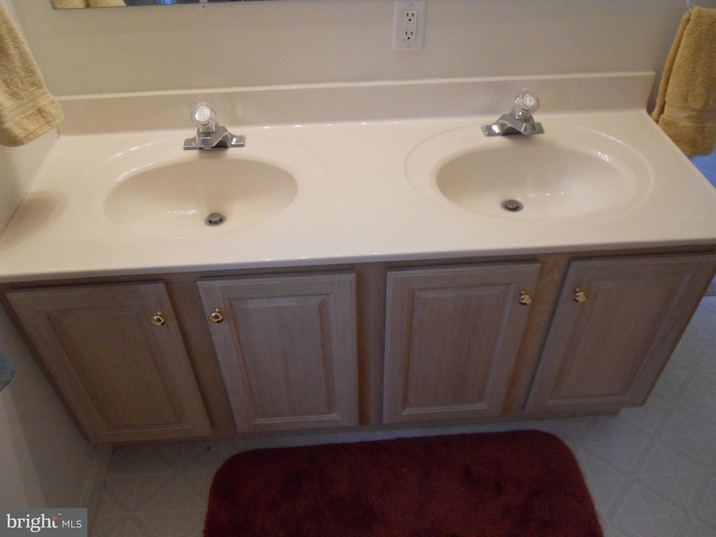 16 Limestone Court Lititz, PA 17543 - Photo 11 of 27