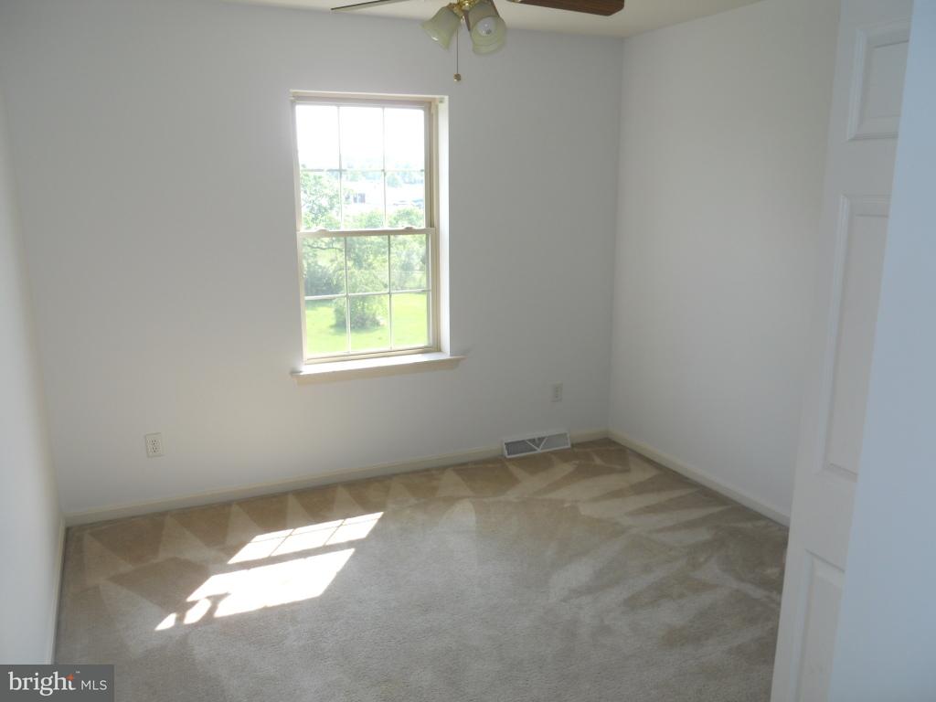 16 Limestone Court Lititz, PA 17543 - Photo 8 of 27