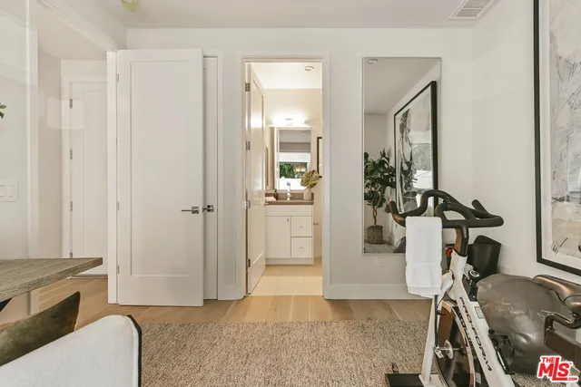 $11,000 | 3218 South Barrington Avenue, Los Angeles, CA 90066