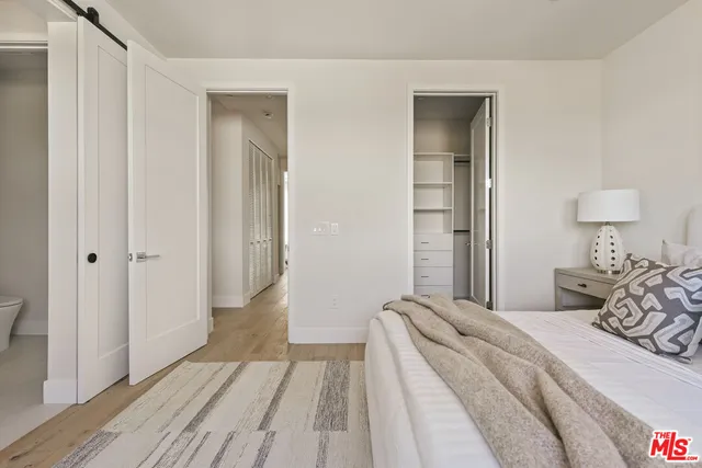 $11,000 | 3218 South Barrington Avenue, Los Angeles, CA 90066