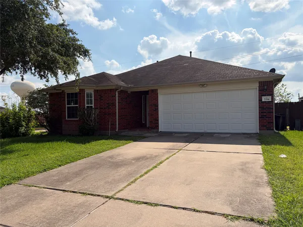 $2,300 | 7214 Crescent Mills Drive, Houston, TX 77083