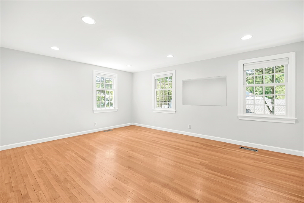 88 Jericho Road, Unit 88 Weston, MA 02493 - Photo 10 of 18