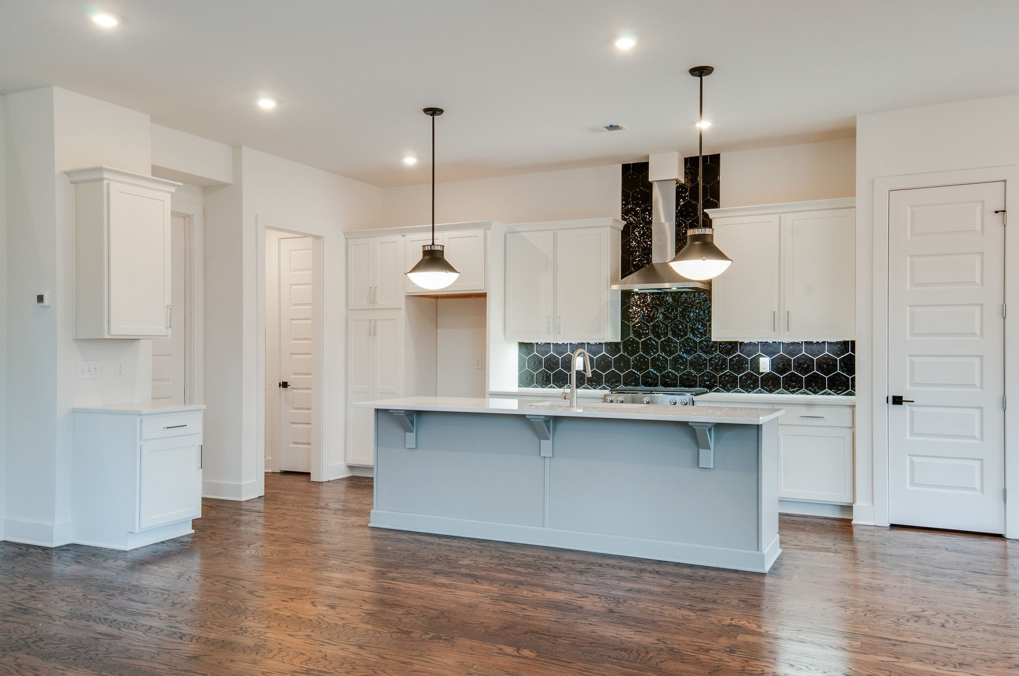 5559 Knob Road Nashville, TN 37209 - Photo 8 of 31 Gallery Image 8