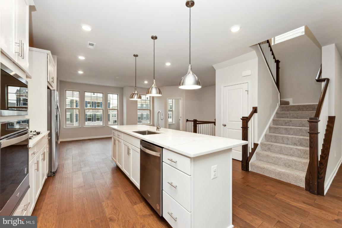 9326 Barnes Loop Manassas, VA 20110 - Photo 16 of 35