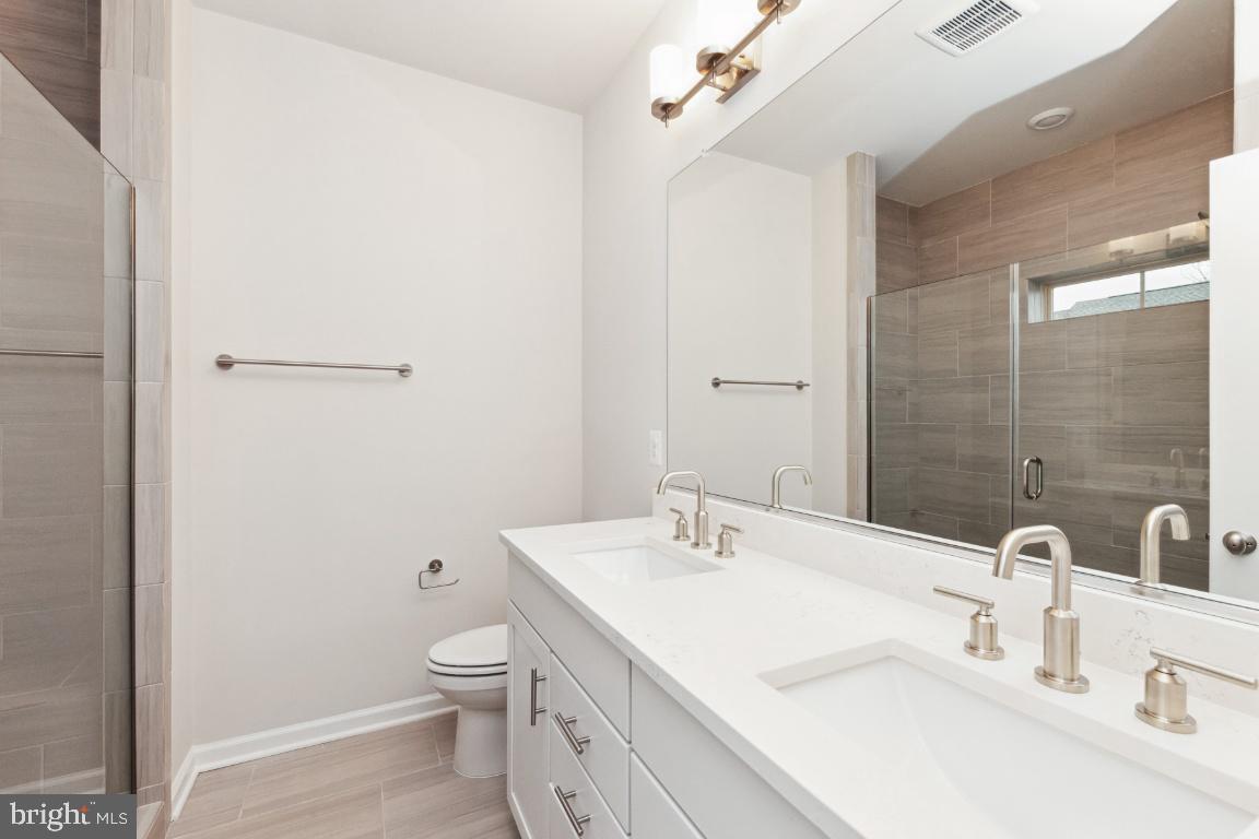 9326 Barnes Loop Manassas, VA 20110 - Photo 23 of 35