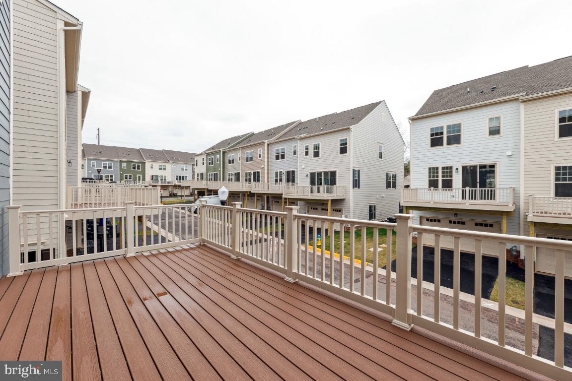 9326 Barnes Loop Manassas, VA 20110 - Photo 32 of 35